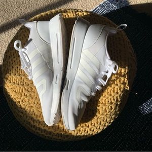 adidas Originals Men's Smooth Runner Sneaker FZ3439 White Shoes Size 11